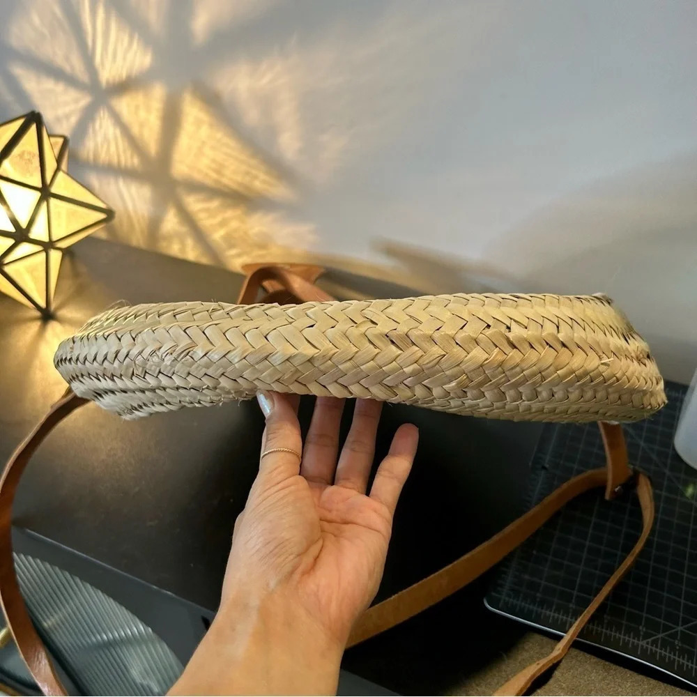 Moroccan Circle Basket Weaved Bag/Purse - Picture 8 of 11